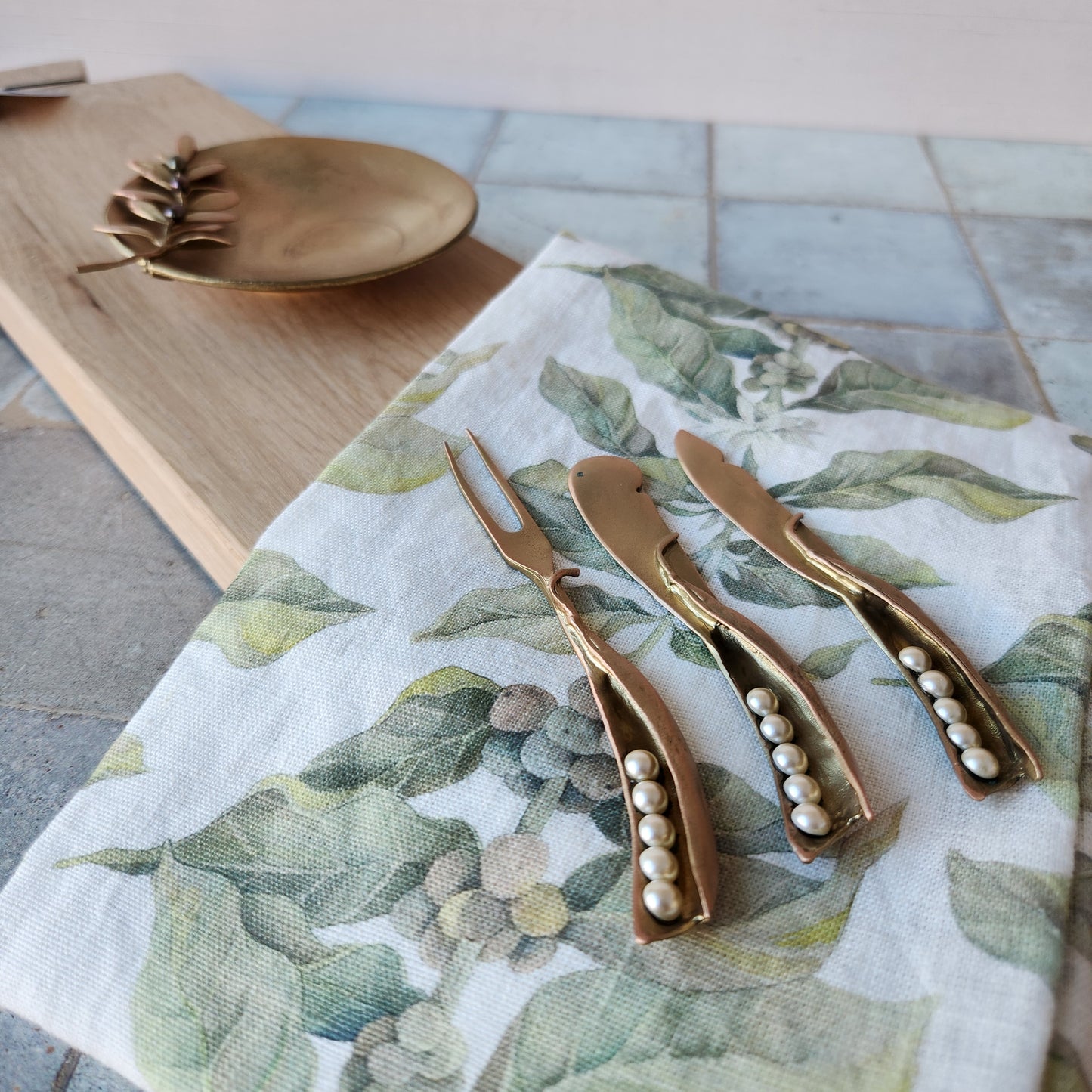 Peapod Hostess Set by Michael Michaud