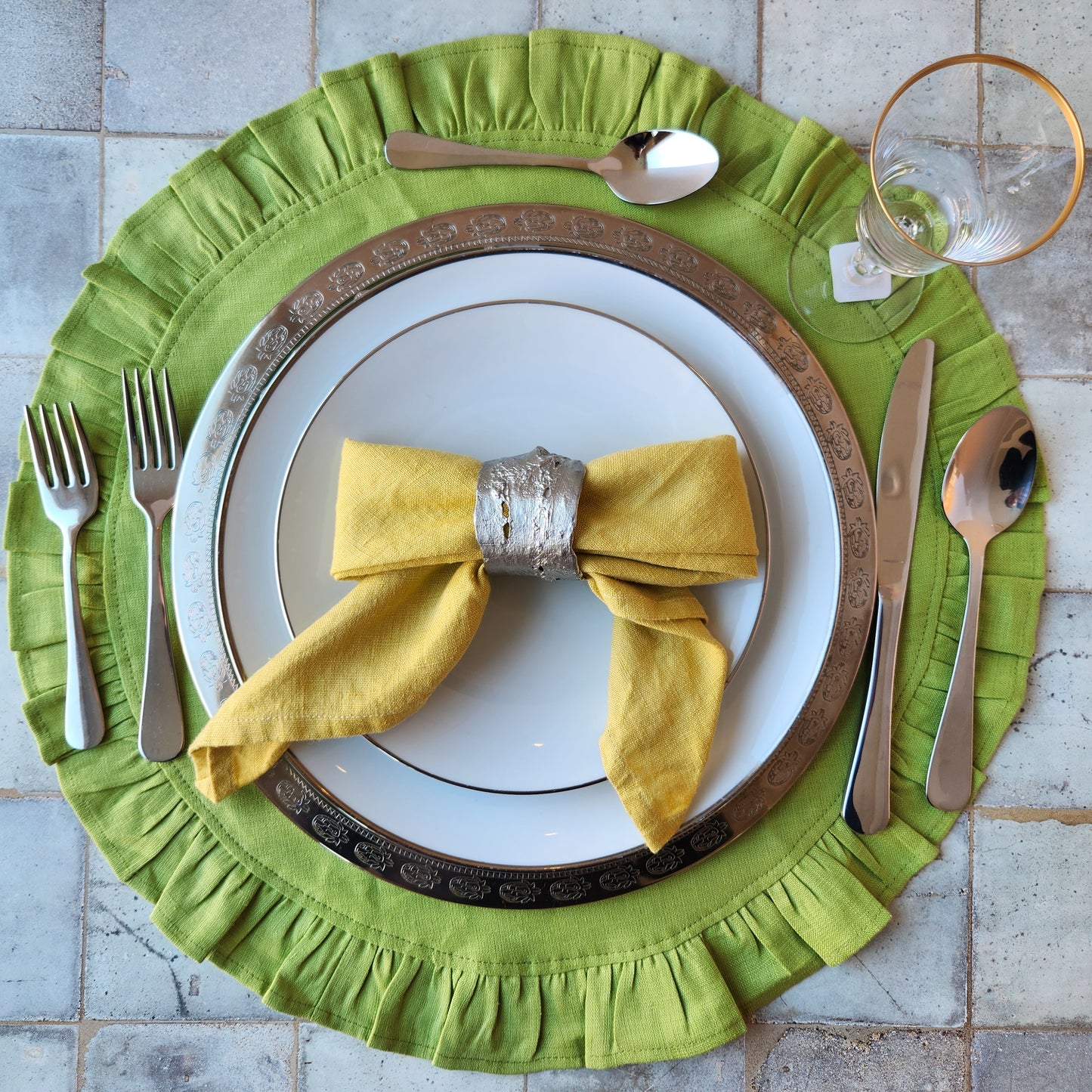 Vetro Platinum Charger by Arte Italica & Crown Linen Designs