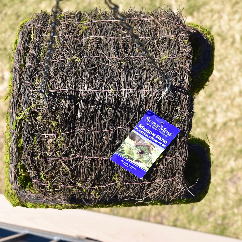 Birdhouse in Woven Moss