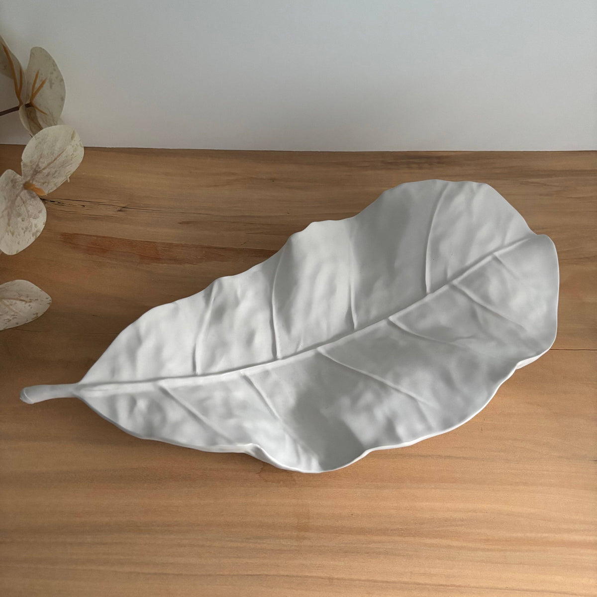 Sylva - Organic Leaf Tray by Fancy Concrete
