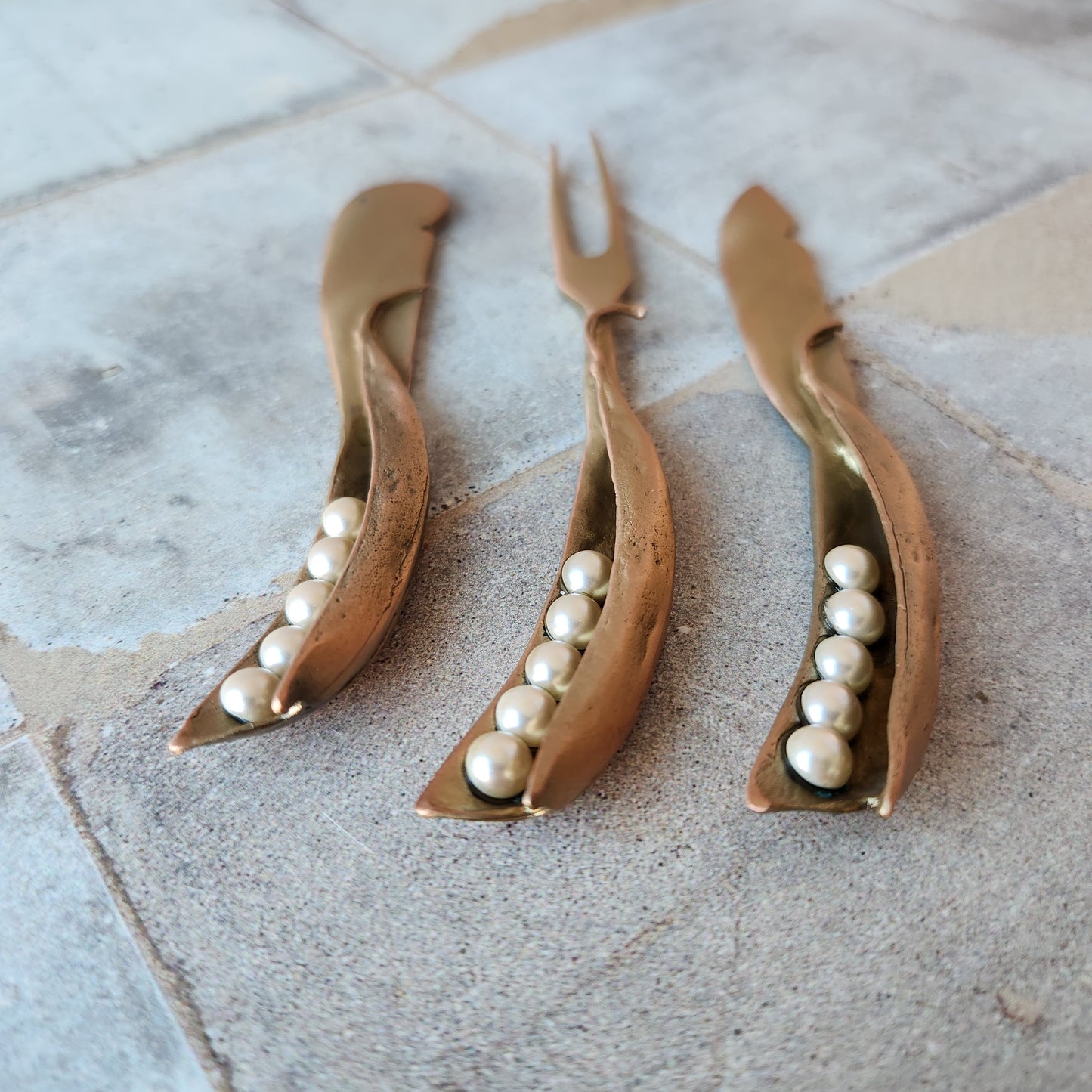 Peapod Hostess Set by Michael Michaud