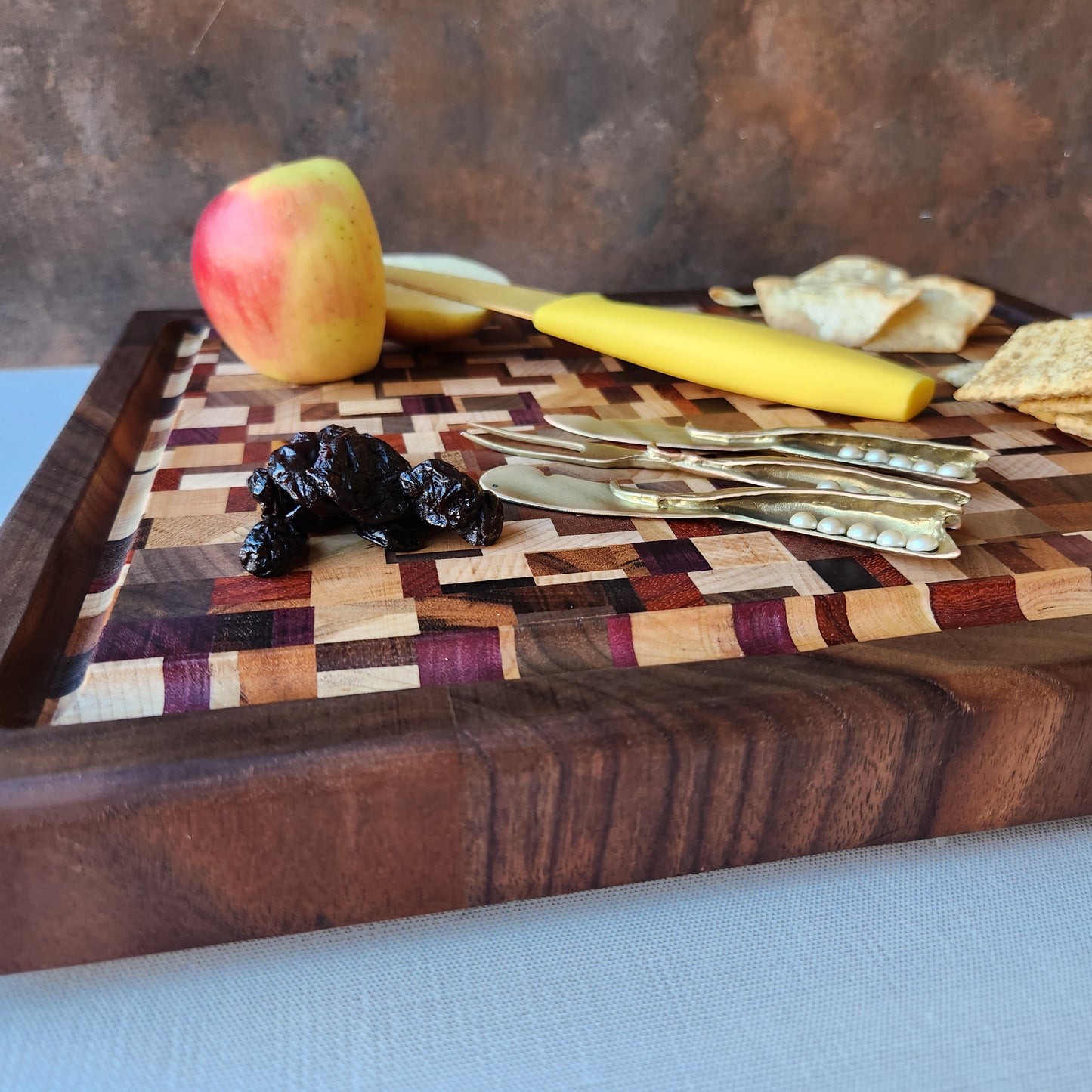 Checkered Cutting Board by Rhino Woodworking