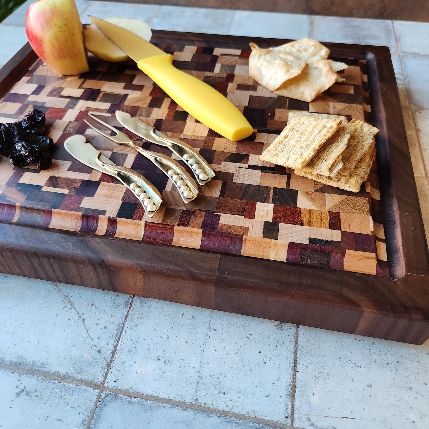 Checkered Cutting Board by Rhino Woodworking