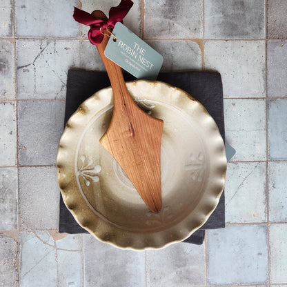 11" Pie Server - Bee's Oil Finish by Holland Bowl Mill