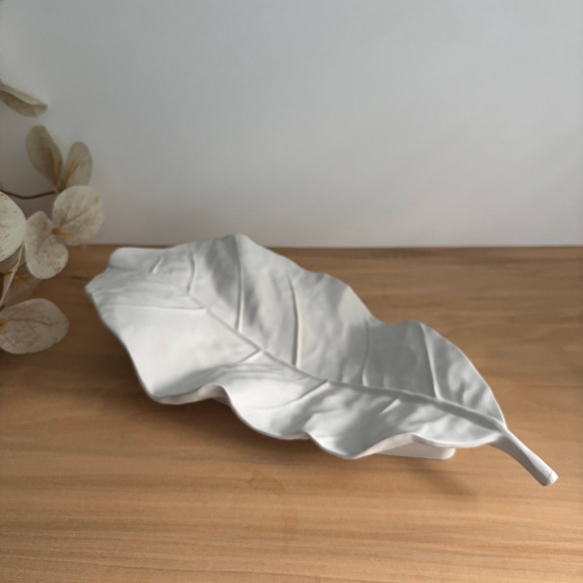 Sylva - Organic Leaf Tray by Fancy Concrete