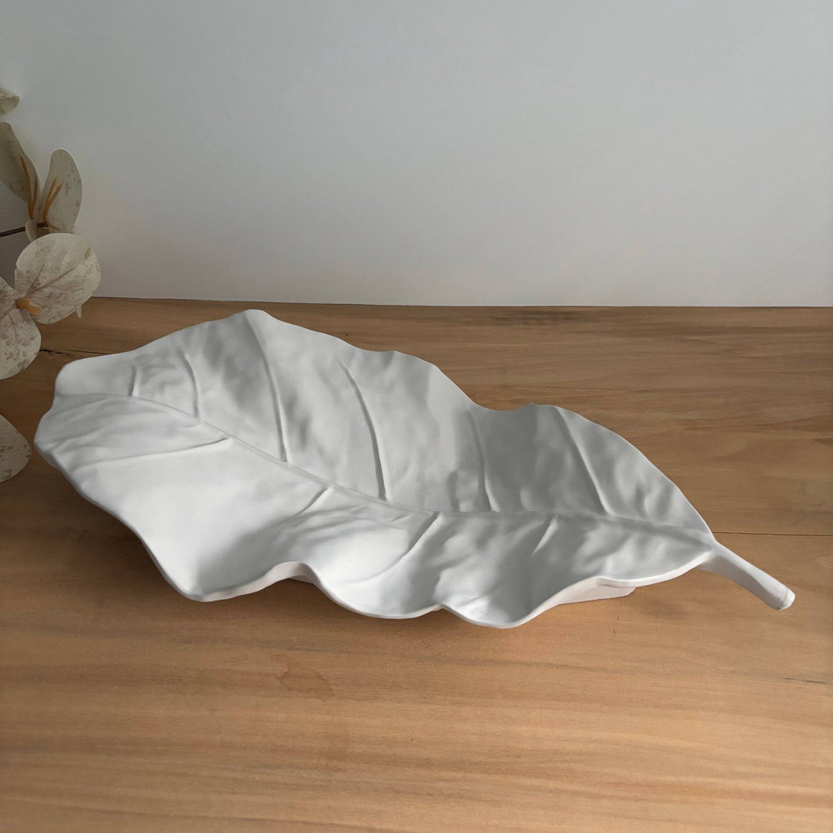 Sylva - Organic Leaf Tray by Fancy Concrete