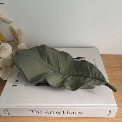 Sylva - Organic Leaf Tray by Fancy Concrete